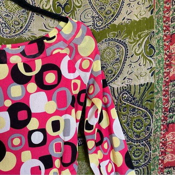 Y2K Beware Bright Pink Abstract Mesh Blouse Size Small - Picture 4 of 16